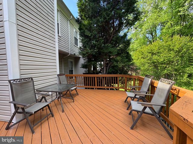 10542 REEDS LANDING CIR, Burke, VA 22015