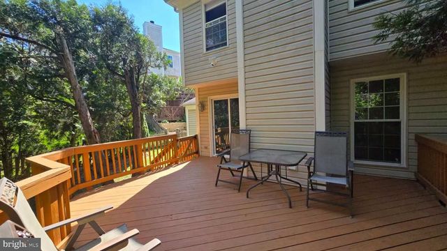 10542 REEDS LANDING CIR, Burke, VA 22015