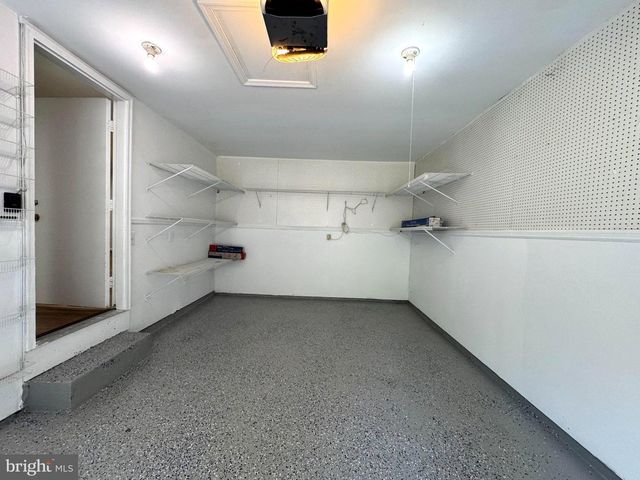 10542 REEDS LANDING CIR, Burke, VA 22015