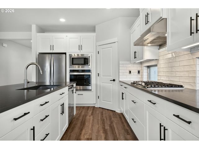 8068 Se DELINE St, Hillsboro, OR 97123