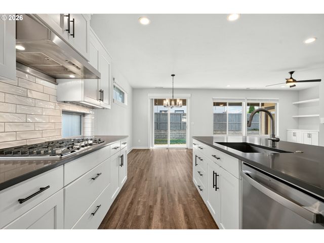 8068 Se DELINE St, Hillsboro, OR 97123