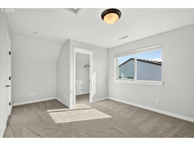 8068 Se DELINE St, Hillsboro, OR 97123