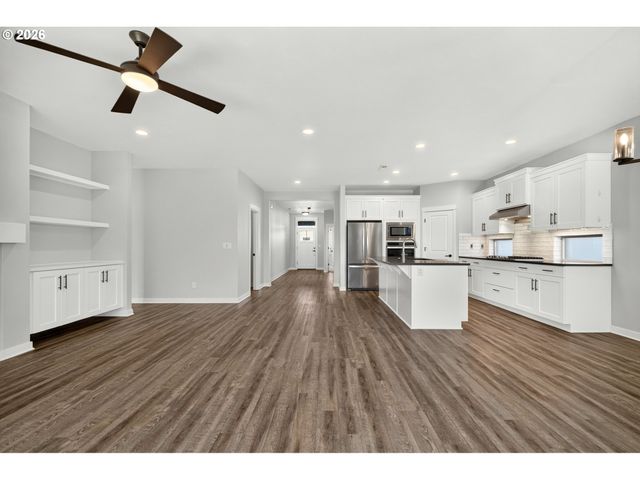 8068 Se DELINE St, Hillsboro, OR 97123