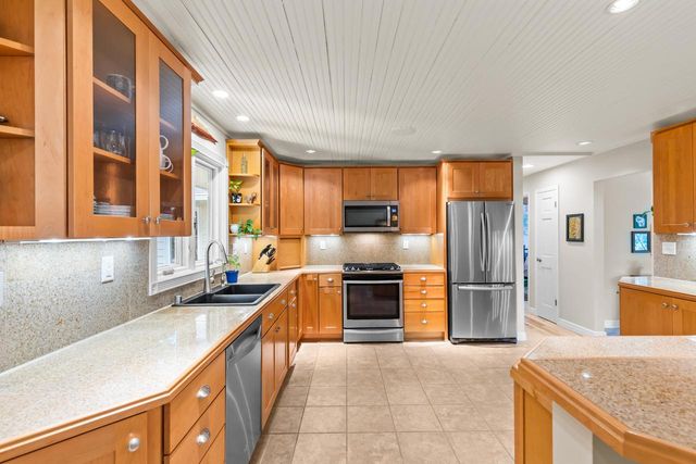 N31W22025 Shady LANE, Pewaukee, WI 53072