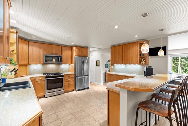 N31W22025 Shady LANE, Pewaukee, WI 53072