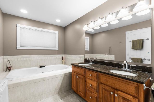 N31W22025 Shady LANE, Pewaukee, WI 53072