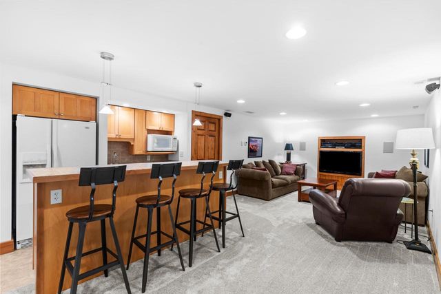 N31W22025 Shady LANE, Pewaukee, WI 53072