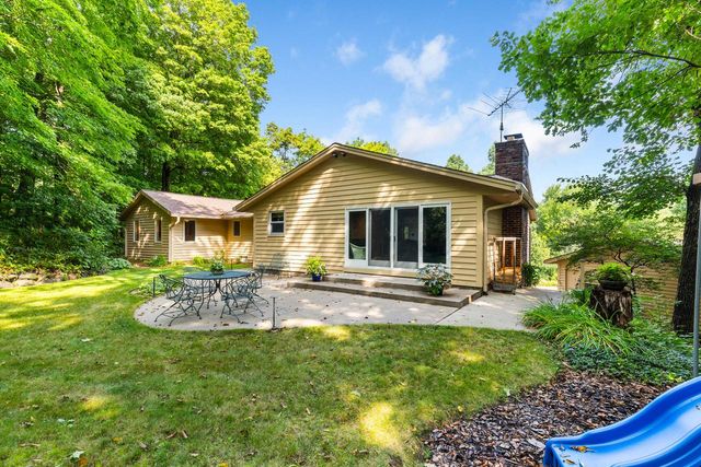N31W22025 Shady LANE, Pewaukee, WI 53072