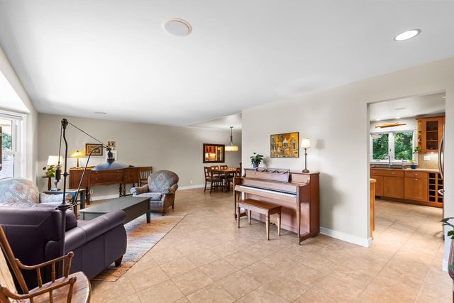 N31W22025 Shady LANE, Pewaukee, WI 53072
