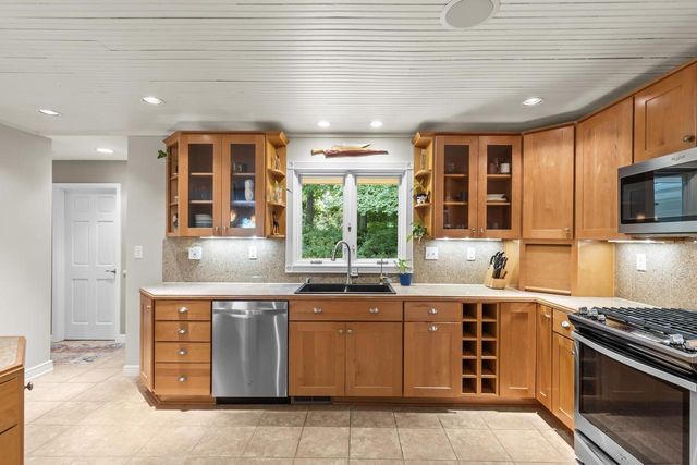 N31W22025 Shady LANE, Pewaukee, WI 53072
