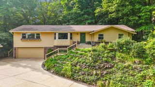 N31W22025 Shady LANE, Pewaukee, WI 53072