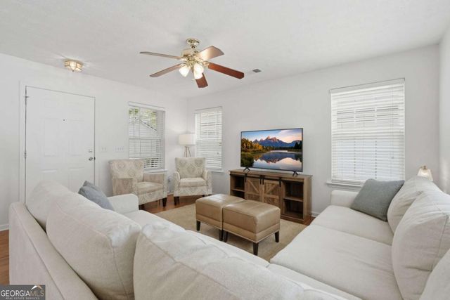 436 W Oaks Trail, Woodstock, GA 30188