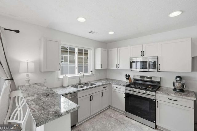 436 W Oaks Trail, Woodstock, GA 30188