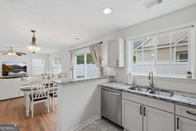 436 W Oaks Trail, Woodstock, GA 30188