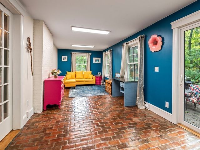 8 Montvale, Worcester, MA 01609