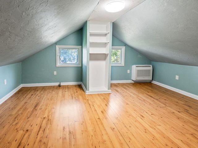 8 Montvale, Worcester, MA 01609