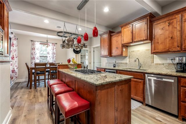 9696 Fuller Road, Rogers, AR 72756