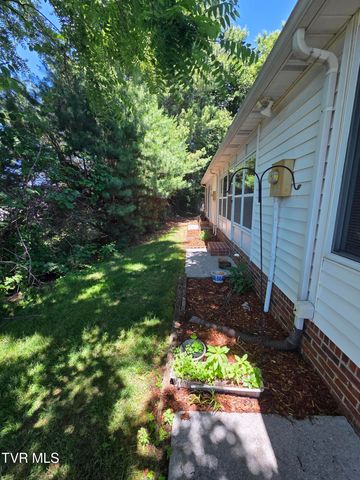 400 Sunset Drive Apt G33, Johnson City, TN 37604