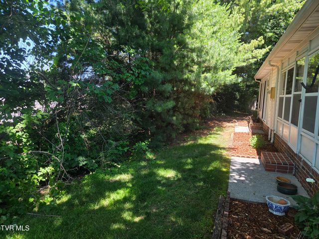 400 Sunset Drive Apt G33, Johnson City, TN 37604