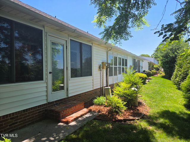 400 Sunset Drive Apt G33, Johnson City, TN 37604