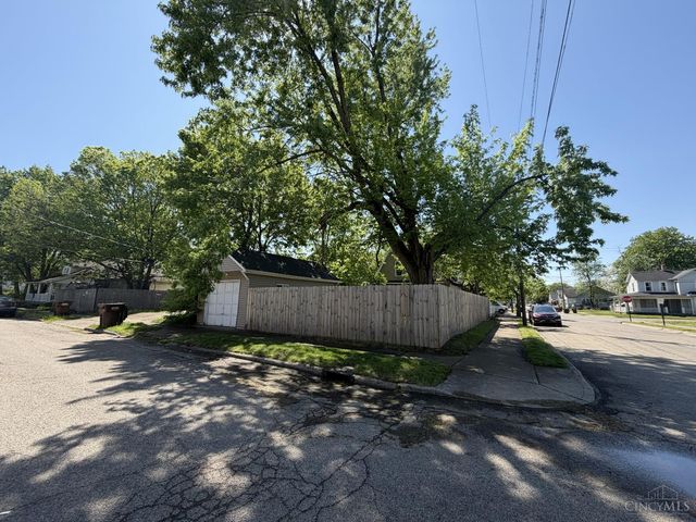 2001 Woodlawn Avenue, Middletown, OH 45044