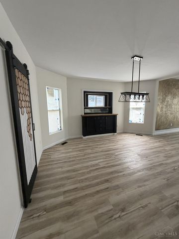 2001 Woodlawn Avenue, Middletown, OH 45044