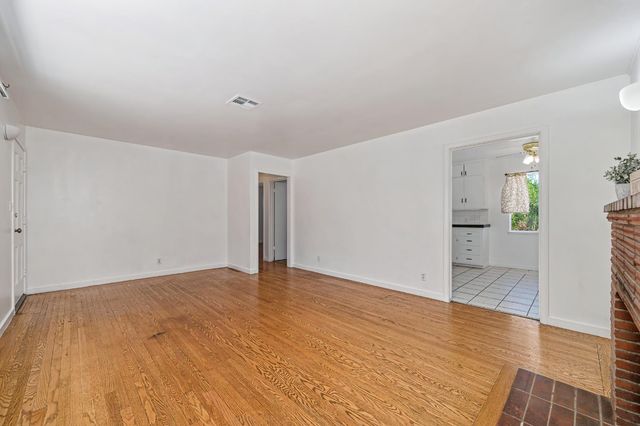 3639 Whitney Ave, Sacramento, CA 95821