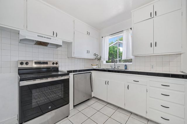 3639 Whitney Ave, Sacramento, CA 95821