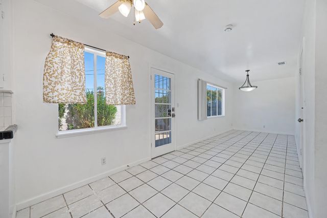 3639 Whitney Ave, Sacramento, CA 95821