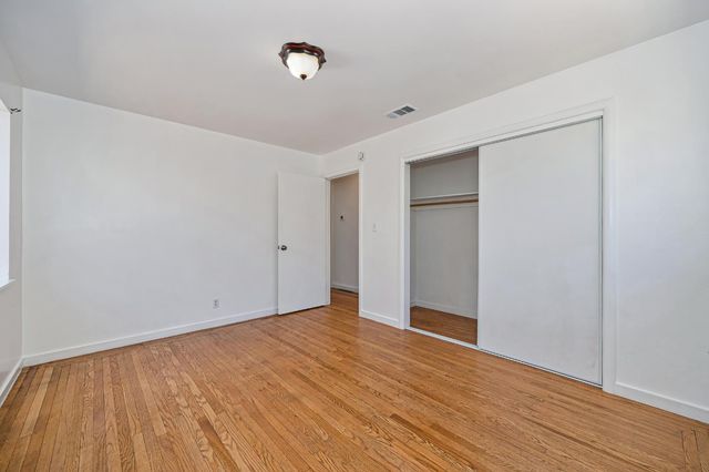 3639 Whitney Ave, Sacramento, CA 95821
