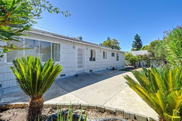 3639 Whitney Ave, Sacramento, CA 95821