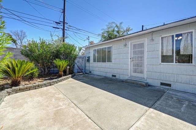 3639 Whitney Ave, Sacramento, CA 95821