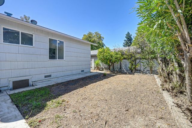 3639 Whitney Ave, Sacramento, CA 95821