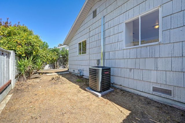 3639 Whitney Ave, Sacramento, CA 95821