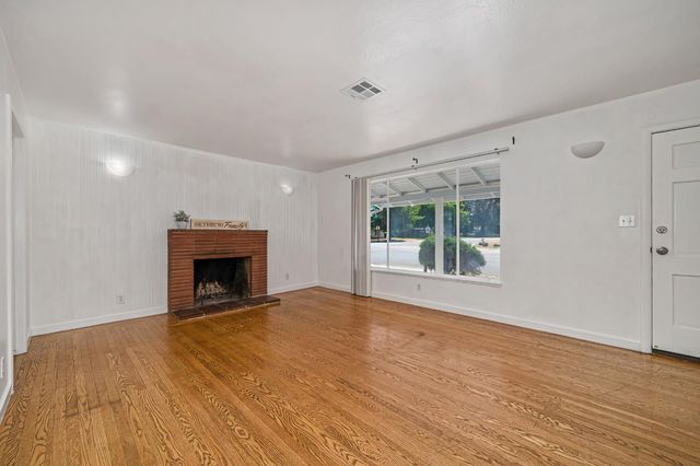 3639 Whitney Ave, Sacramento, CA 95821
