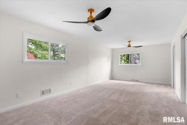 66 W Hazel Dell Lane, Springfield, IL 62703