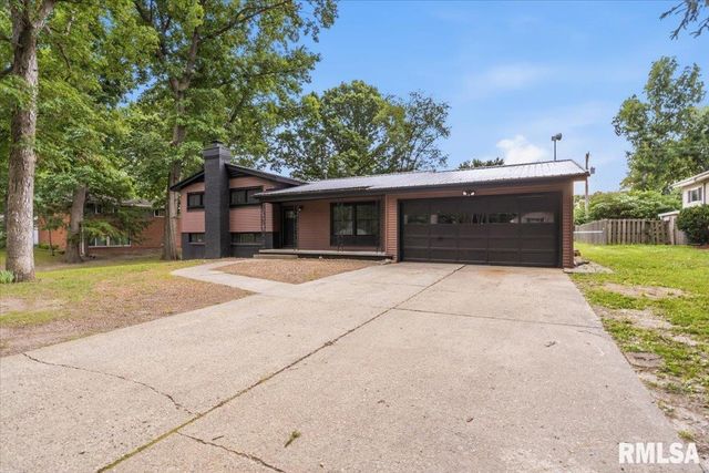 66 W Hazel Dell Lane, Springfield, IL 62703