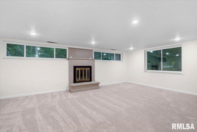 66 W Hazel Dell Lane, Springfield, IL 62703