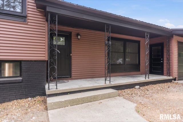 66 W Hazel Dell Lane, Springfield, IL 62703