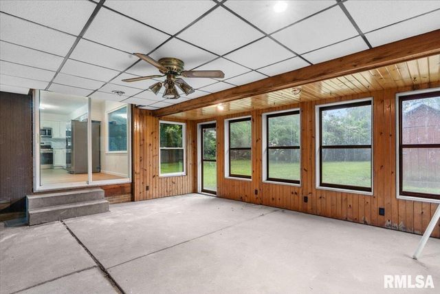 66 W Hazel Dell Lane, Springfield, IL 62703