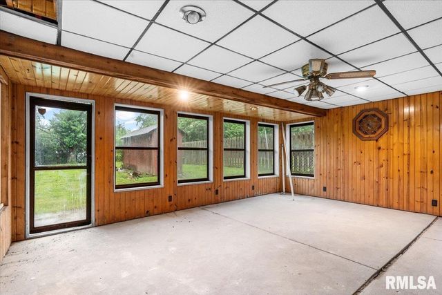 66 W Hazel Dell Lane, Springfield, IL 62703