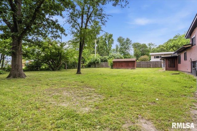 66 W Hazel Dell Lane, Springfield, IL 62703