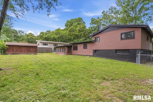 66 W Hazel Dell Lane, Springfield, IL 62703