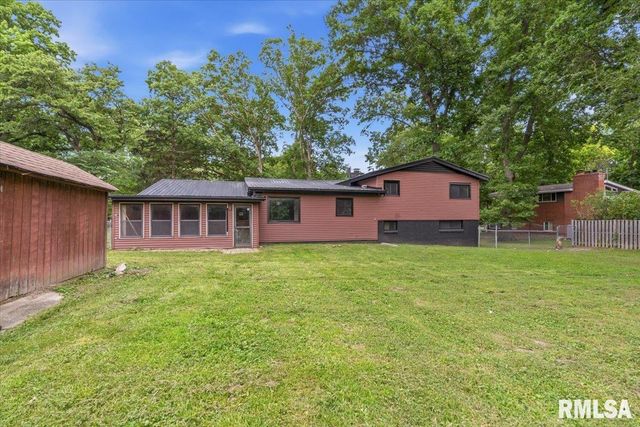 66 W Hazel Dell Lane, Springfield, IL 62703