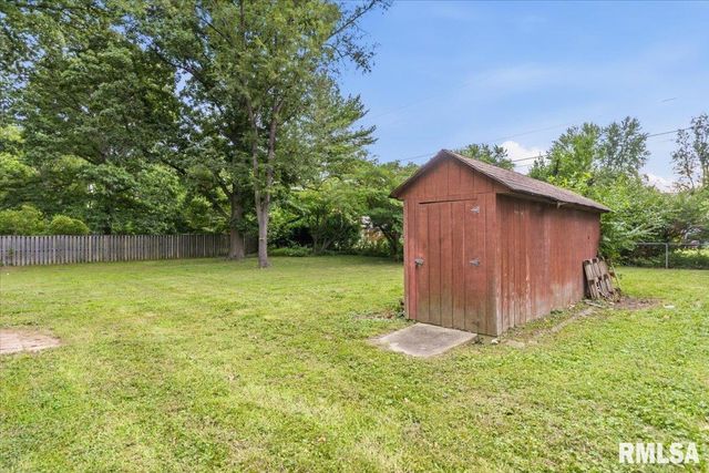 66 W Hazel Dell Lane, Springfield, IL 62703