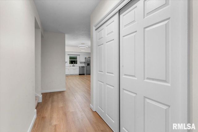 66 W Hazel Dell Lane, Springfield, IL 62703
