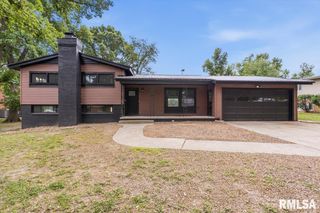 66 W Hazel Dell Lane, Springfield, IL 62703
