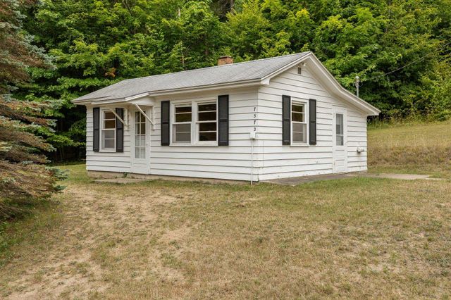 7548 S Dune Highway, Empire, MI 49630