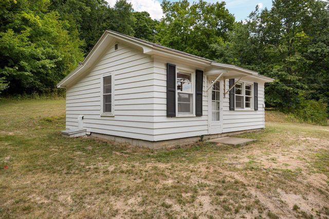 7548 S Dune Highway, Empire, MI 49630