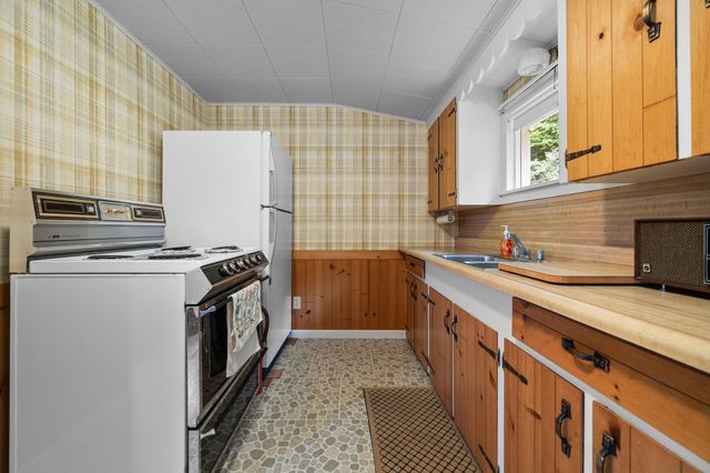 7548 S Dune Highway, Empire, MI 49630